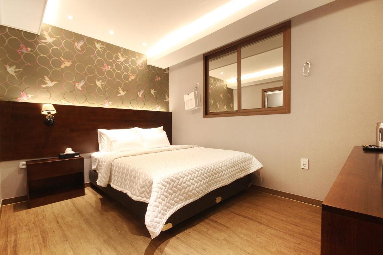 Hotel Momo Μπουσάν Εξωτερικό φωτογραφία